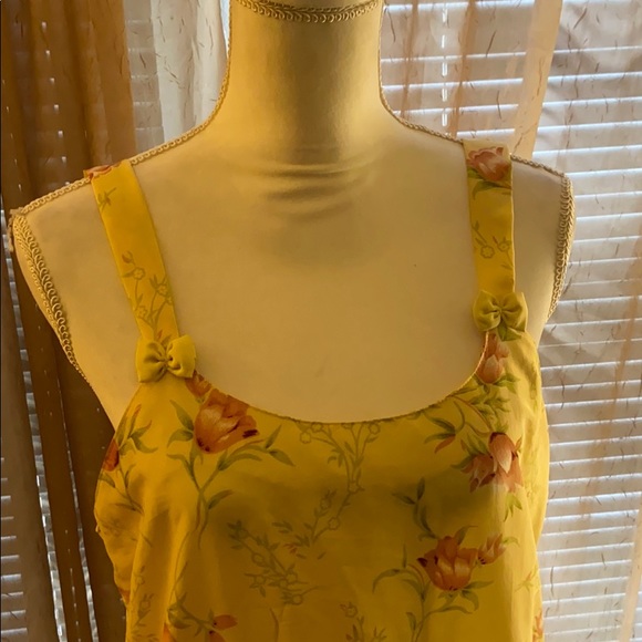 Other - Yellow floral print nightgown